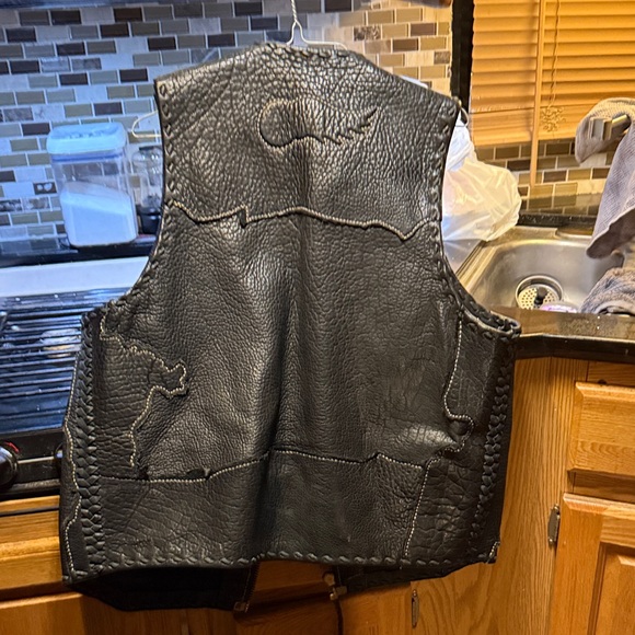 Black Leather Vest - Picture 5 of 6